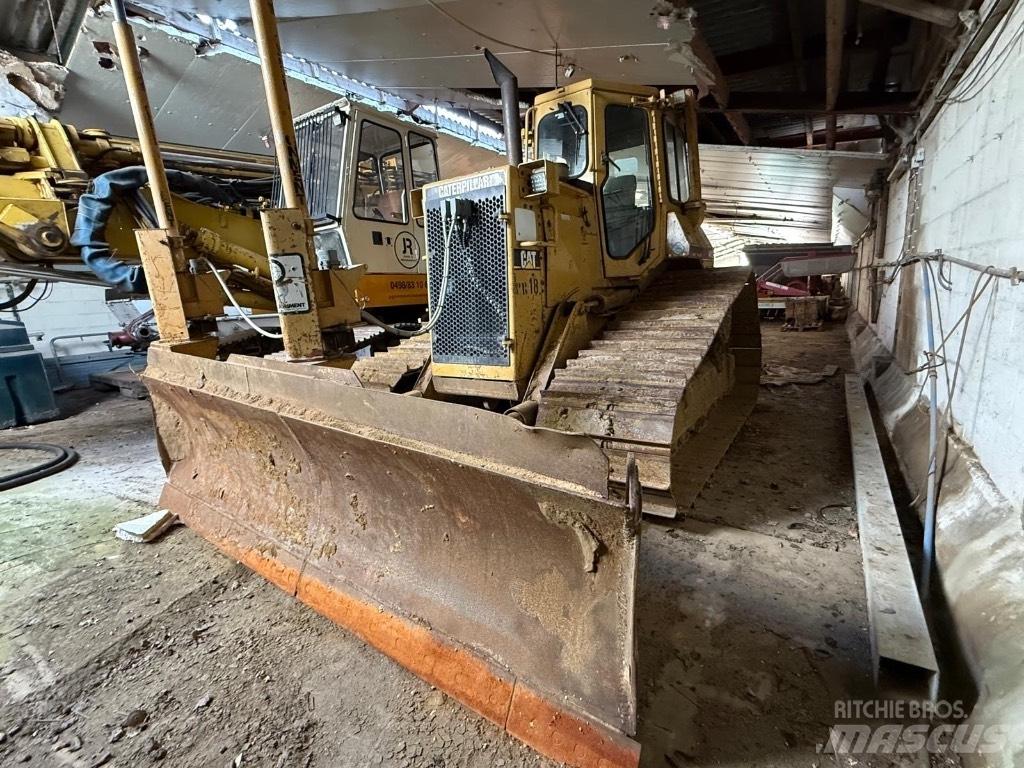 CAT D 4 Vikšriniai buldozeriai