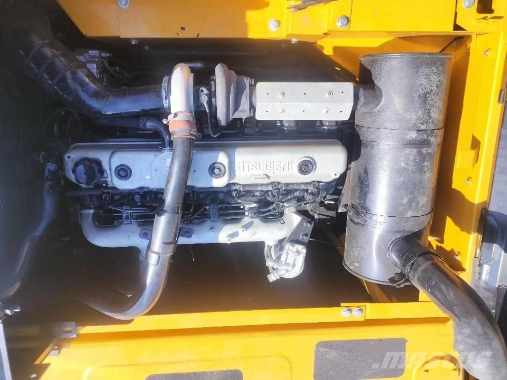 Sany SY215C Vikšriniai ekskavatoriai