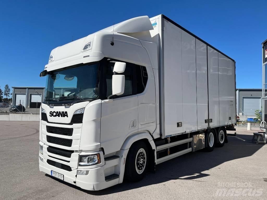 Scania R500B6X2*4NB Sunkvežimiai su dengtu kėbulu