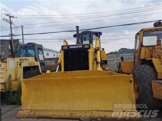 Komatsu D85-21 Vikšriniai buldozeriai