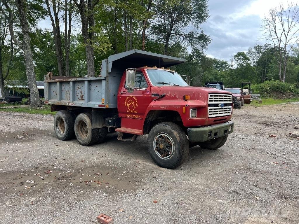 Ford F900 Savivarčių priekabų vilkikai