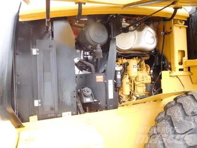 CAT 926M Naudoti ratiniai krautuvai