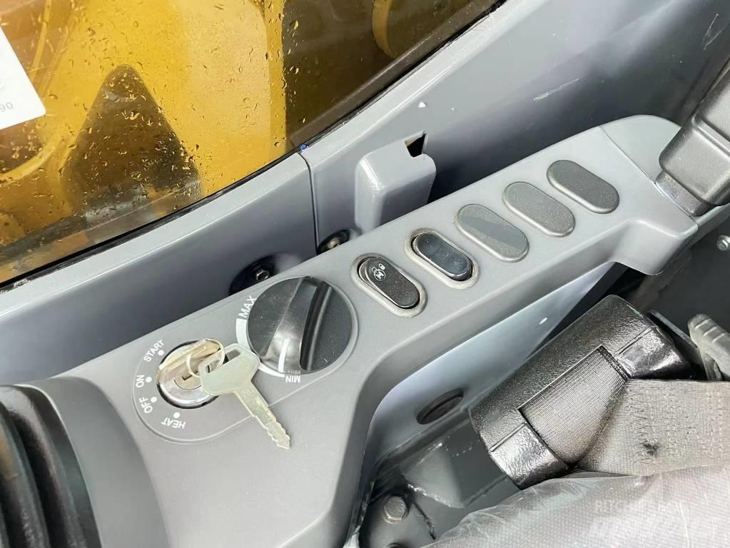 Komatsu PC 240LC-8 Vikšriniai ekskavatoriai
