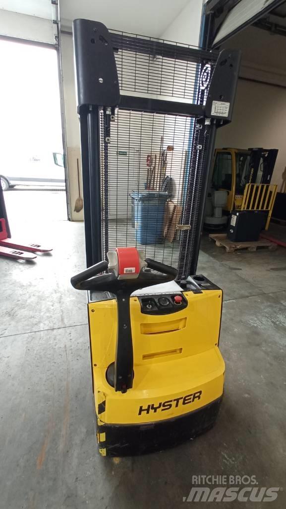 Hyster S 1.2 Rankiniai padėklų rietuvai