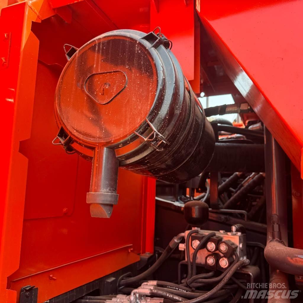 Doosan DX 225 LCA Vikšriniai ekskavatoriai