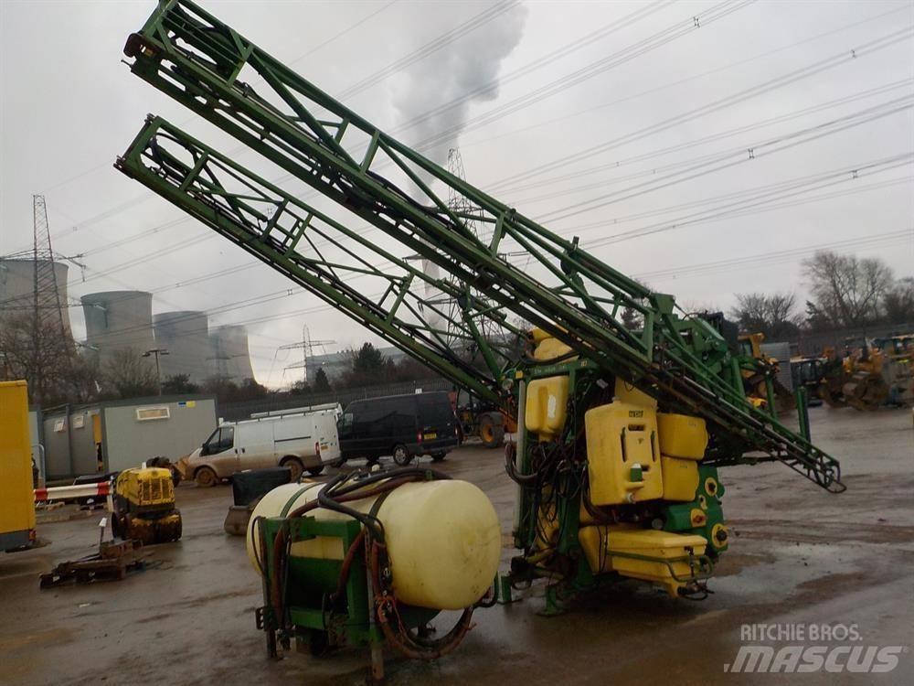 John Deere 510 Prikabinami purkštuvai