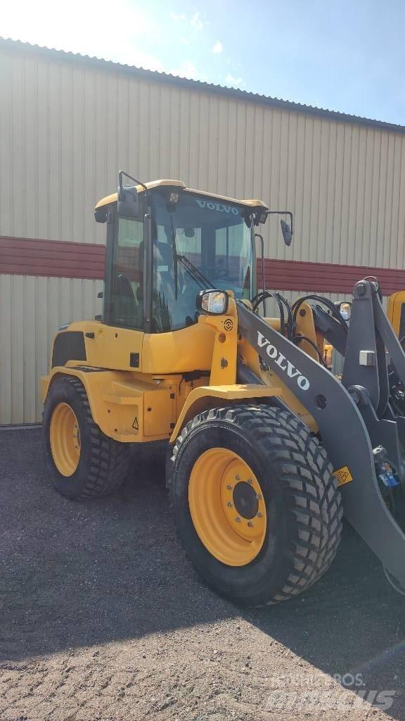 Volvo L 35 G Naudoti ratiniai krautuvai