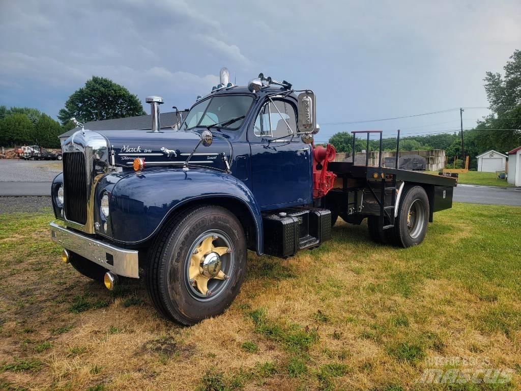 Mack B 61 Pagalbos kelyje automobiliai