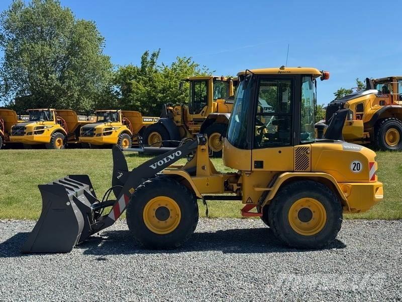 Volvo L 35 G Naudoti ratiniai krautuvai