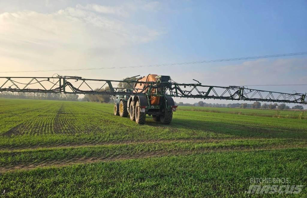 Amazone UX 11200 Prikabinami purkštuvai
