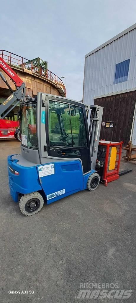 Jungheinrich EFG 320 Elektriniai šakiniai krautuvai