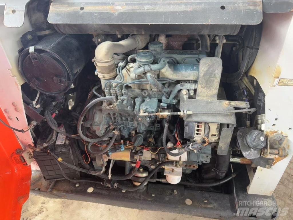 Bobcat S 630 Krautuvai su šoniniu pasukimu