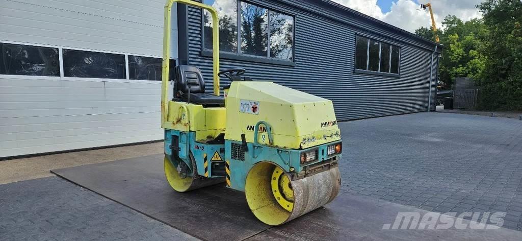 Ammann AV 12 Kiti volai