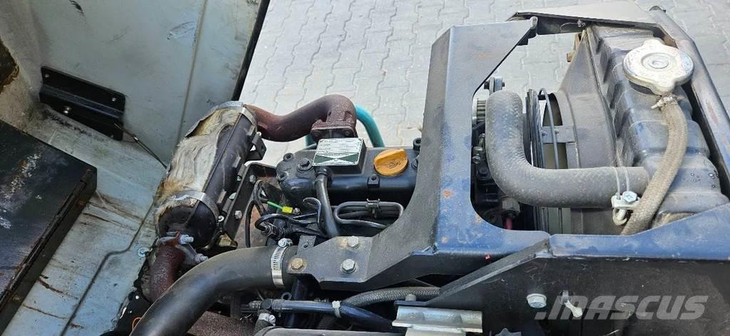 Ammann AV 12 Kiti volai