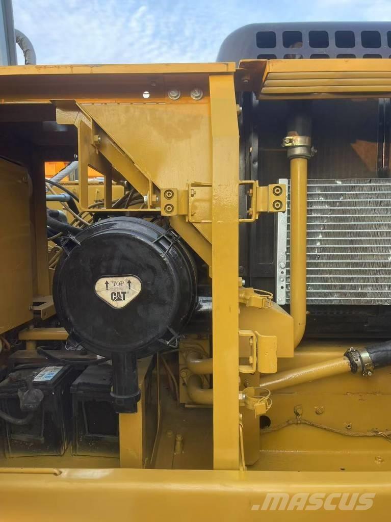 CAT 320 B Vikšriniai ekskavatoriai