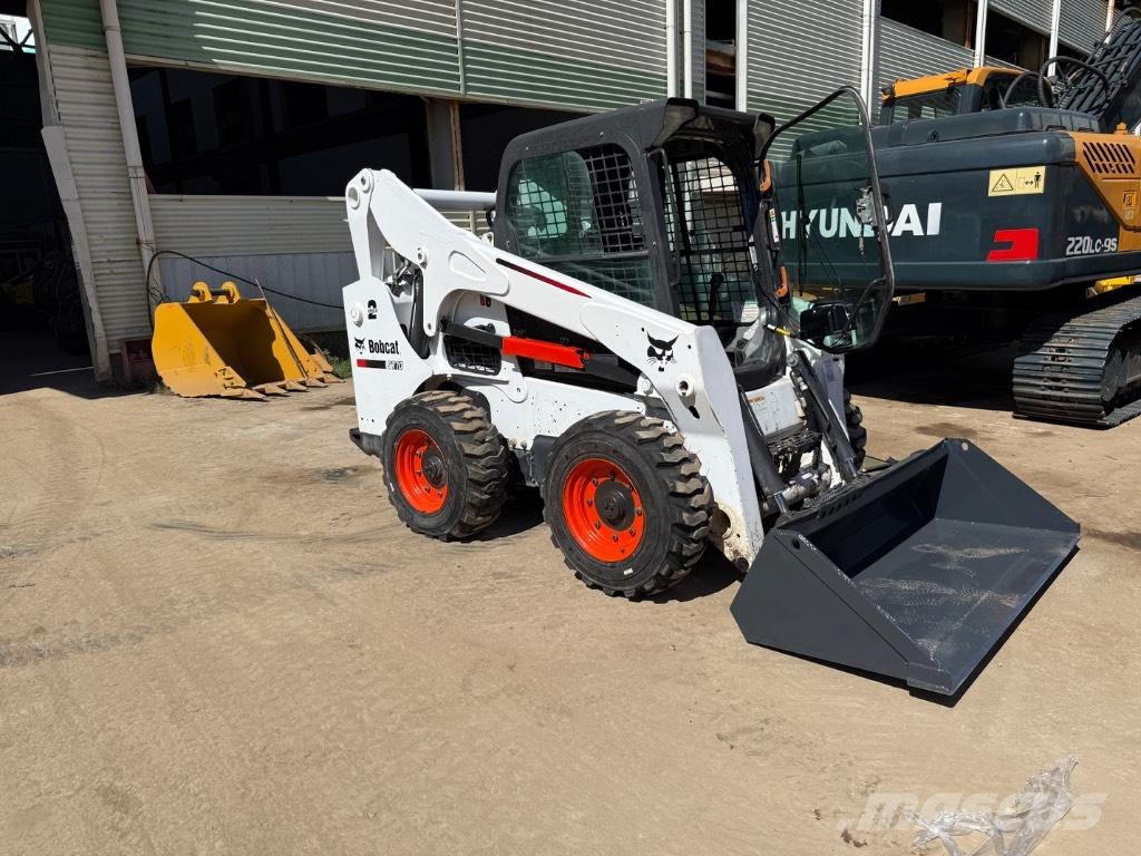 Bobcat S 770 Krautuvai su šoniniu pasukimu