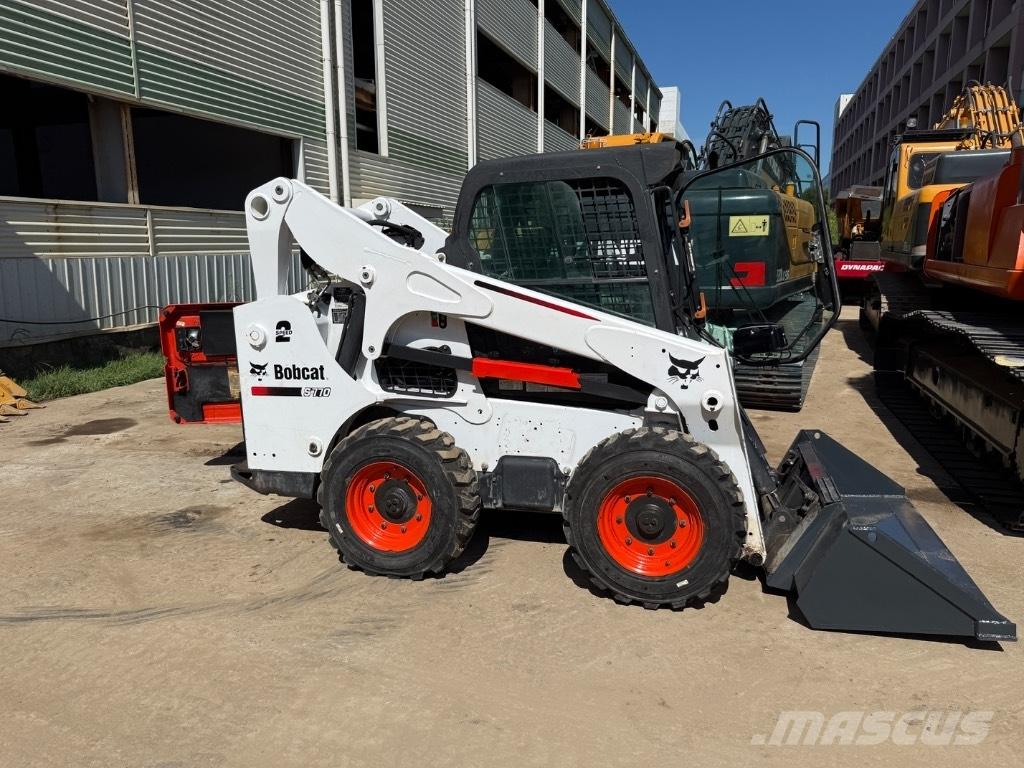 Bobcat S 770 Krautuvai su šoniniu pasukimu