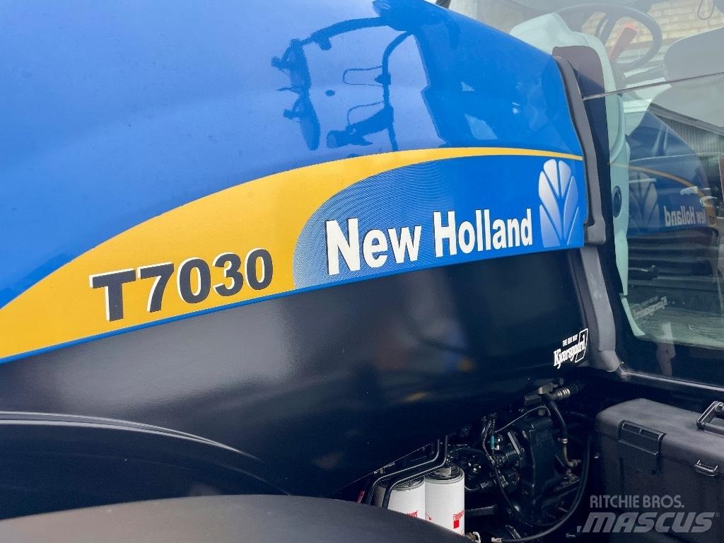 New Holland T 7030 Traktoriai