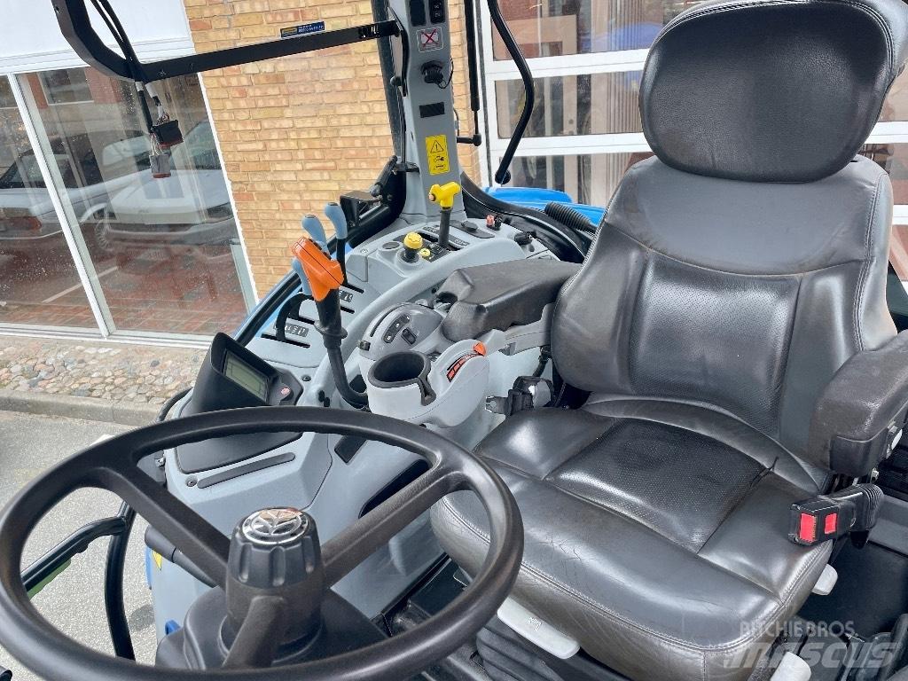 New Holland T 7030 Traktoriai