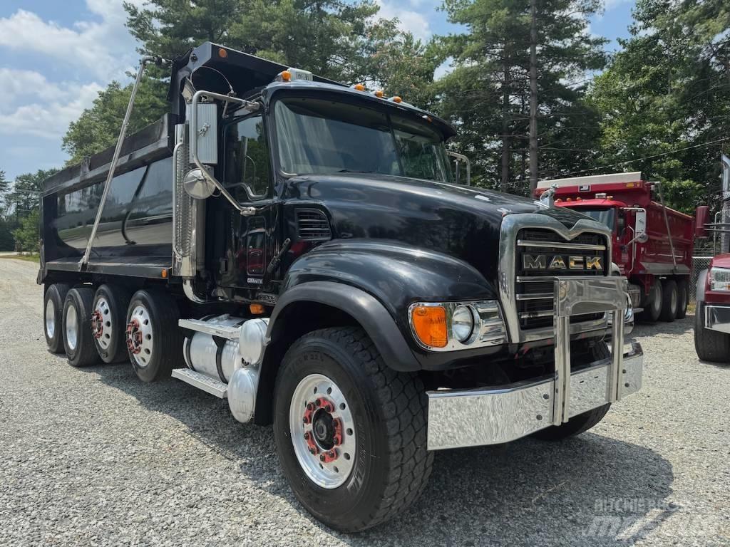 Mack Granite CV 713 Savivarčių priekabų vilkikai