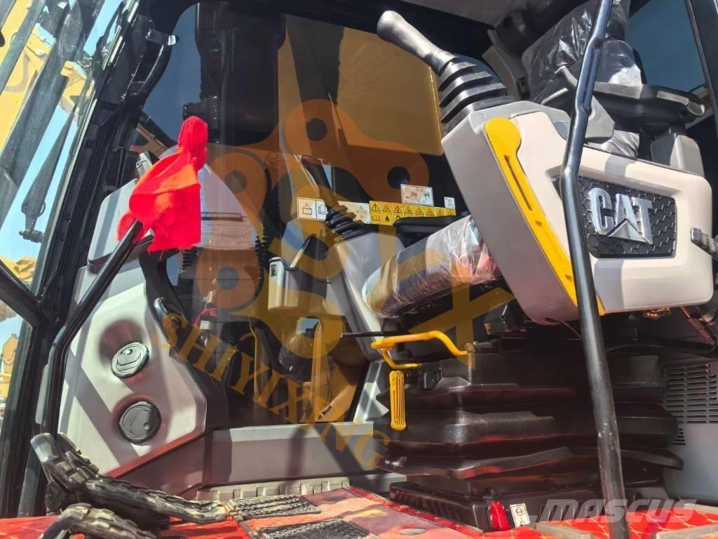 CAT 323 D Vikšriniai ekskavatoriai