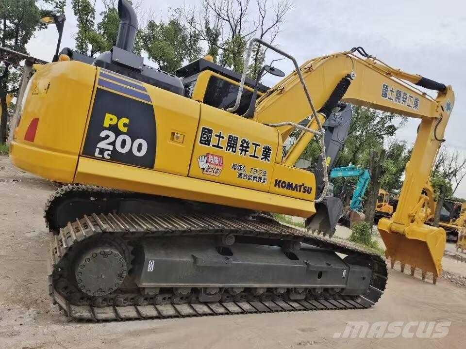 Komatsu PC 200-8 Vikšriniai ekskavatoriai