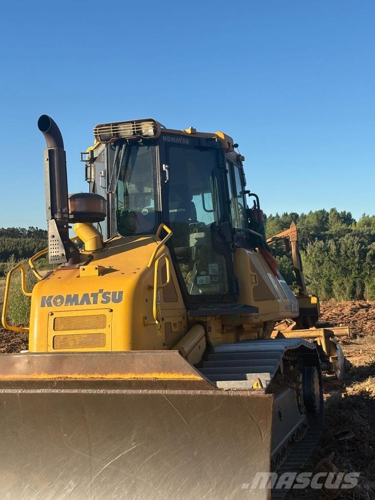Komatsu D 61 EX-23 Vikšriniai buldozeriai