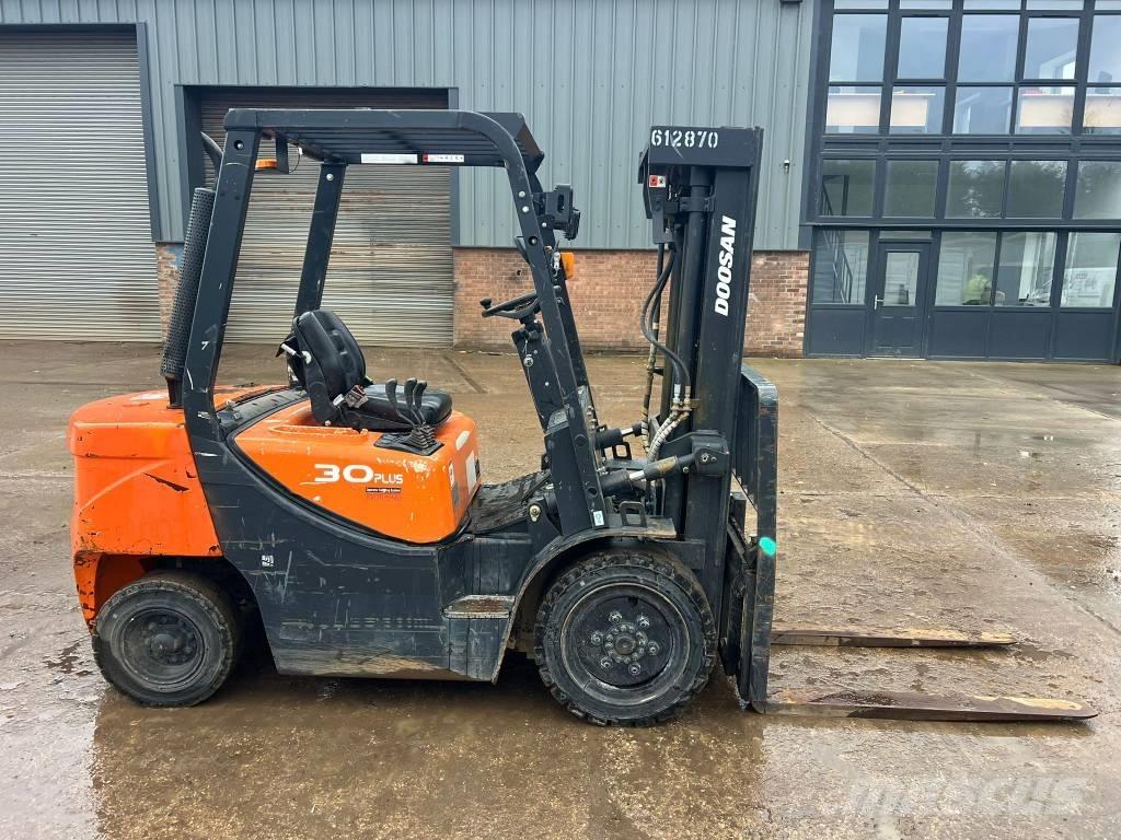Doosan D 30 GP Dyzeliniai krautuvai