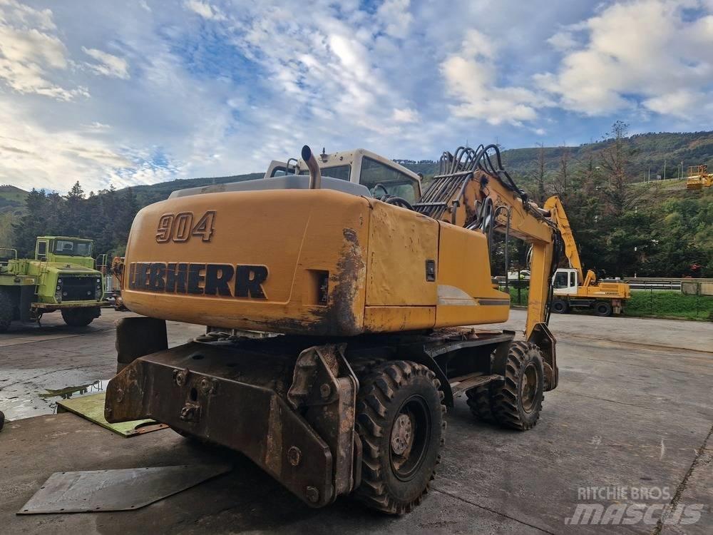 Liebherr A904C Ratiniai ekskavatoriai