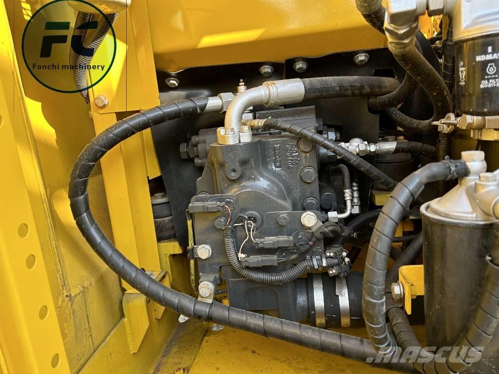 Komatsu 110 Vikšriniai ekskavatoriai