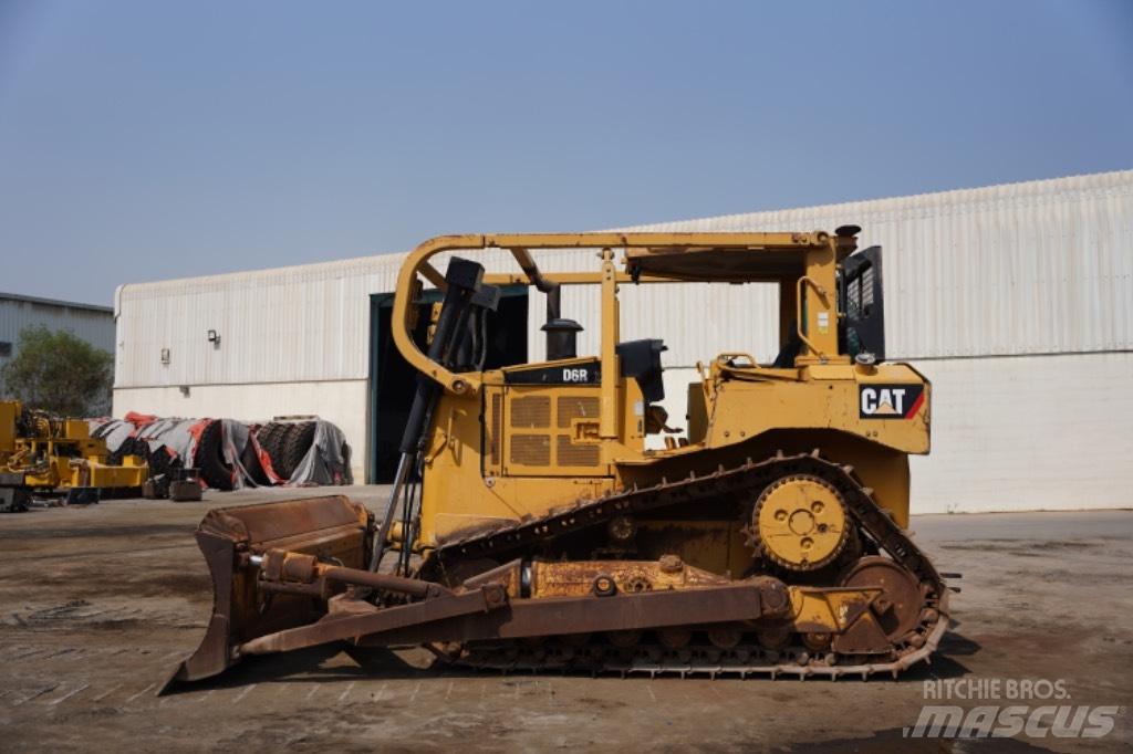 CAT D 6 R Vikšriniai buldozeriai