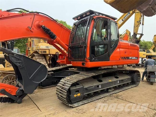 Doosan DX 225 LCA Vikšriniai ekskavatoriai