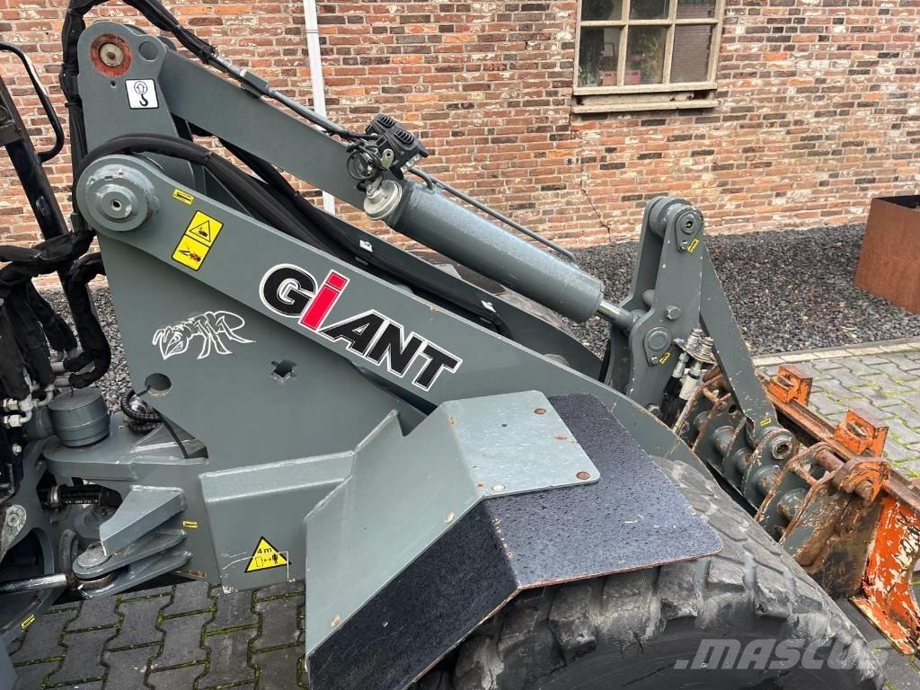 GiANT V5003 X-tra HD Naudoti ratiniai krautuvai