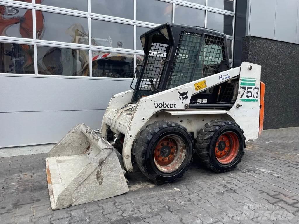 Bobcat 753 Krautuvai su šoniniu pasukimu