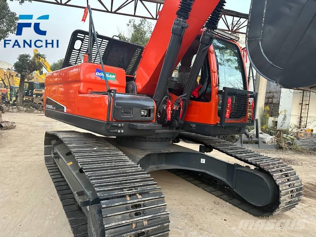 Doosan DX 225 LC Vikšriniai ekskavatoriai