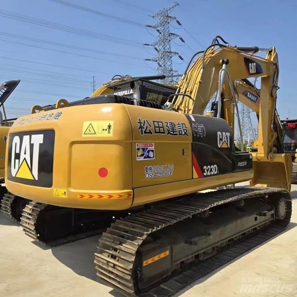 CAT 323 D Vikšriniai ekskavatoriai
