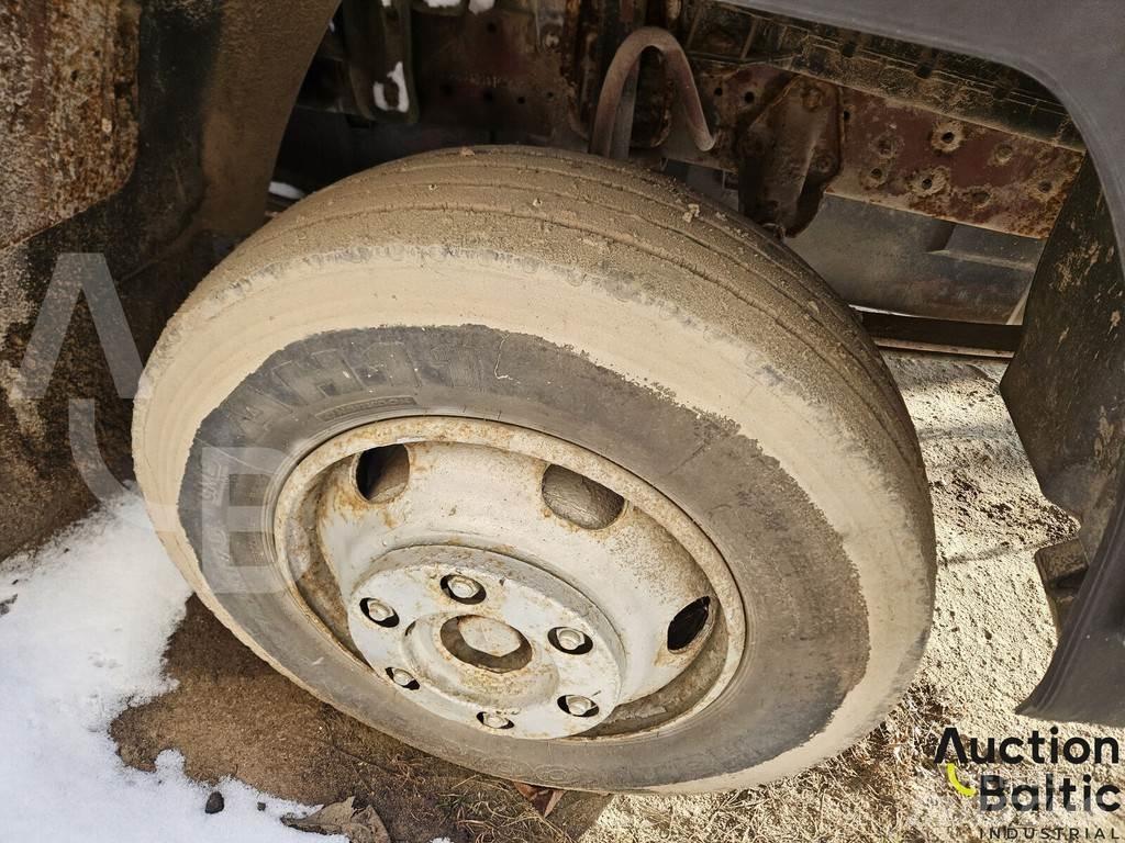 Mercedes-Benz 814 Automobilinės cisternos