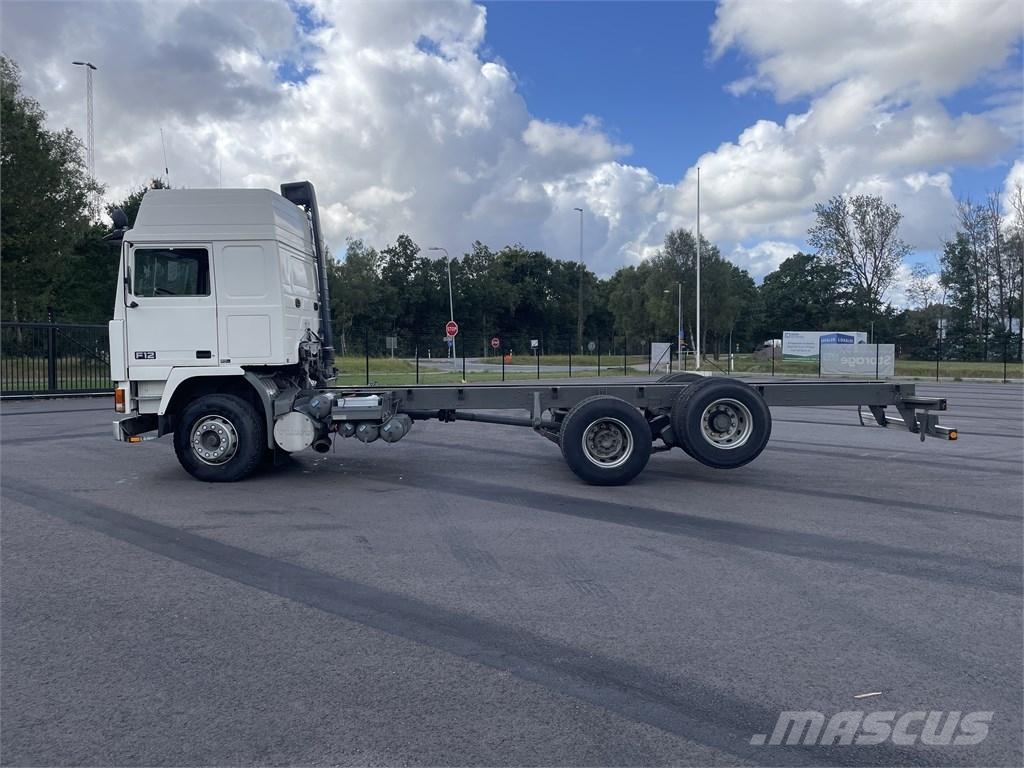 Volvo F 12 Važiuoklė su kabina