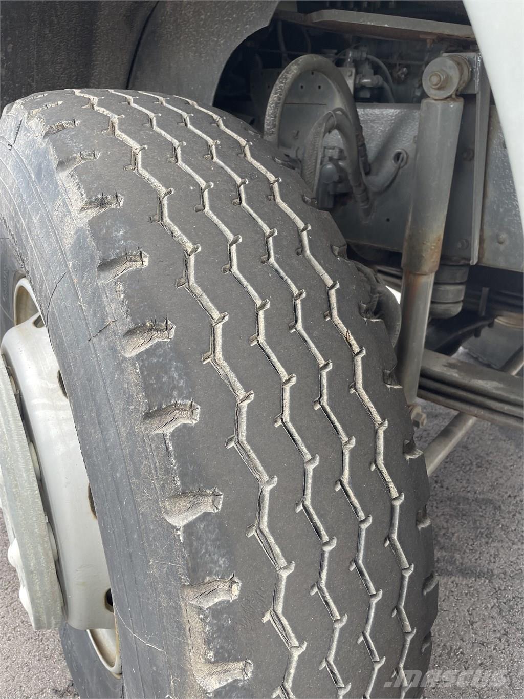 Volvo F 12 Važiuoklė su kabina