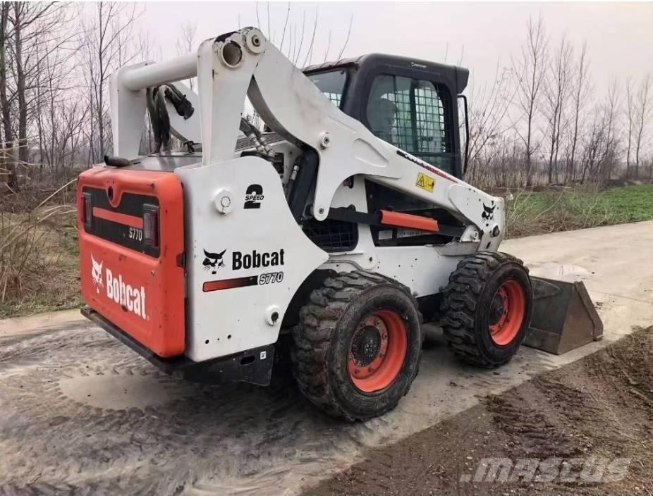 Bobcat S 770 Krautuvai su šoniniu pasukimu