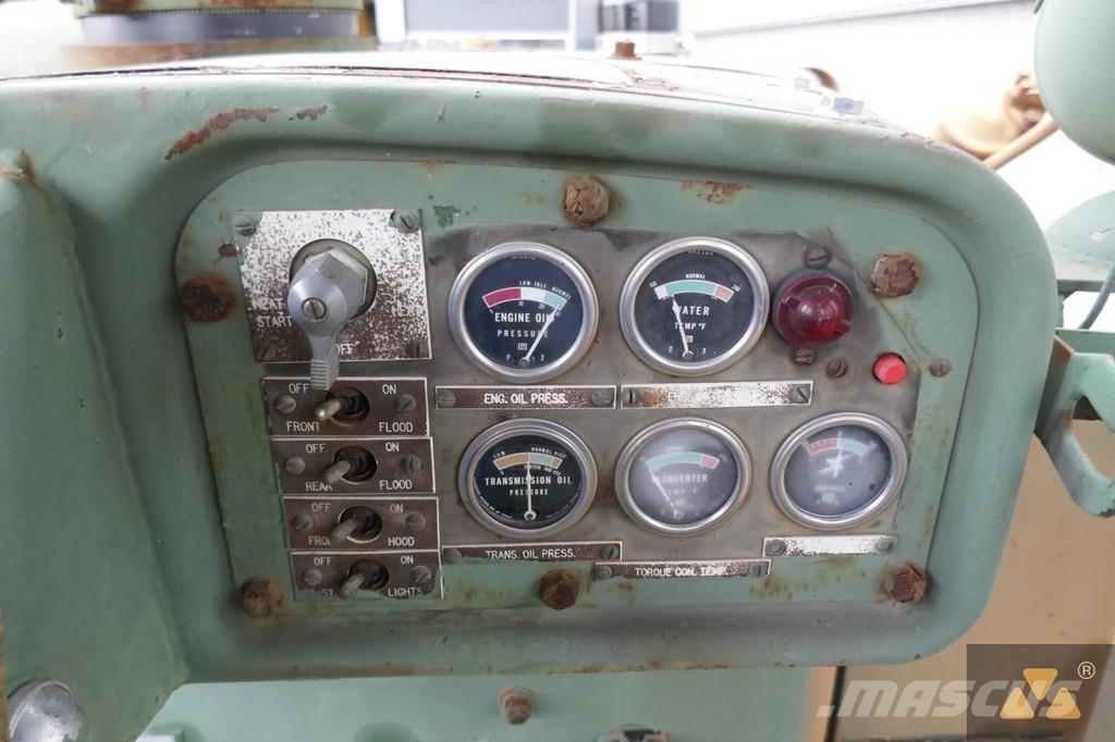 CAT D7F Ex-army Vikšriniai buldozeriai