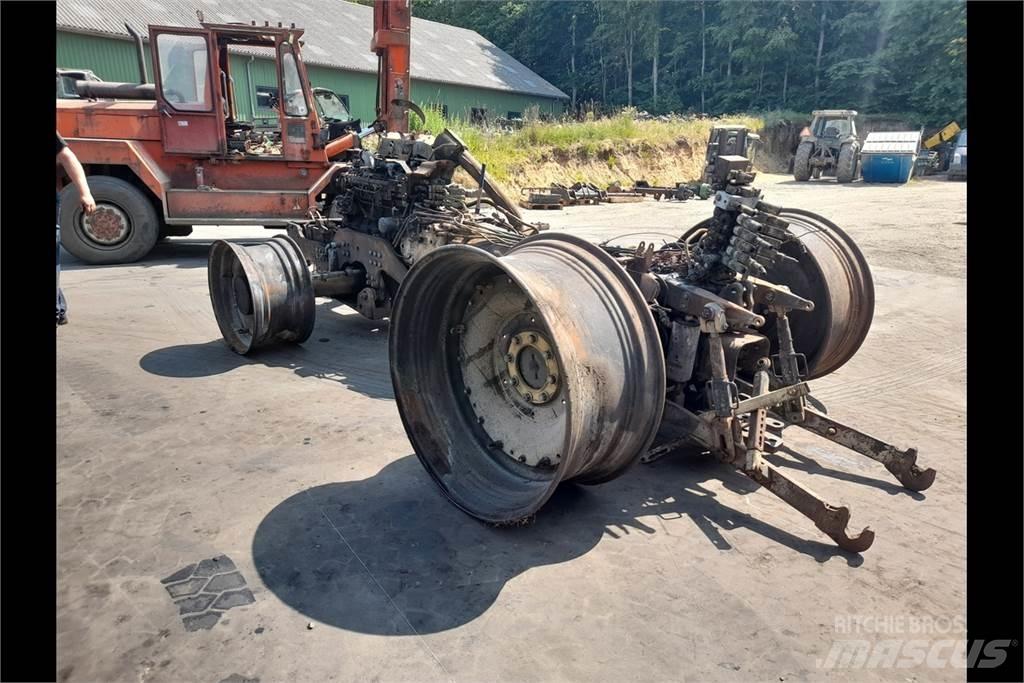 Valtra T213 Traktoriai