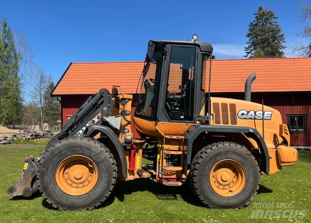 CASE 521 F XT Naudoti ratiniai krautuvai
