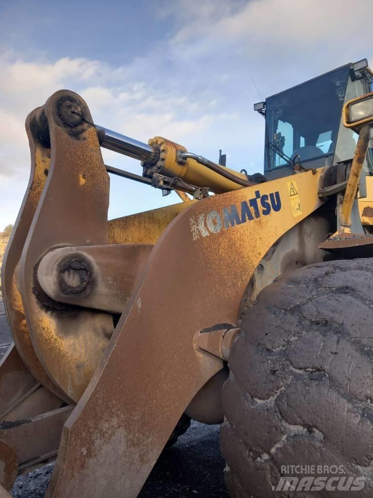 Komatsu WA 600-6 Naudoti ratiniai krautuvai
