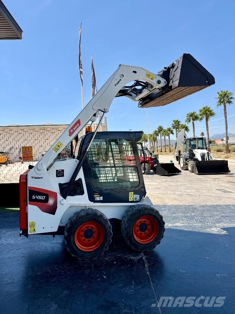 Bobcat S 450 Krautuvai su šoniniu pasukimu