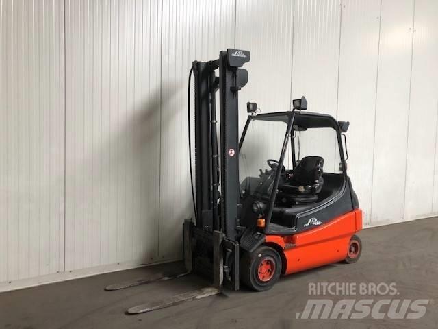 Linde E25-02 Elektriniai šakiniai krautuvai