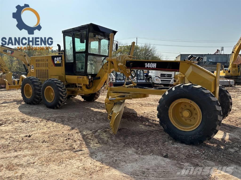 CAT 140 H Greideriai