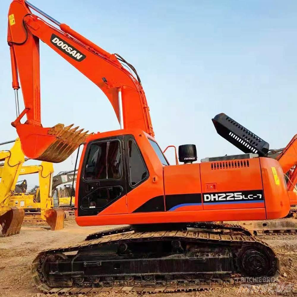 Doosan 225 Vikšriniai ekskavatoriai