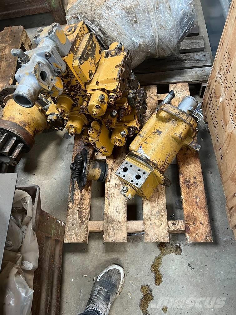 CAT 213 B LC valve Vikšriniai ekskavatoriai