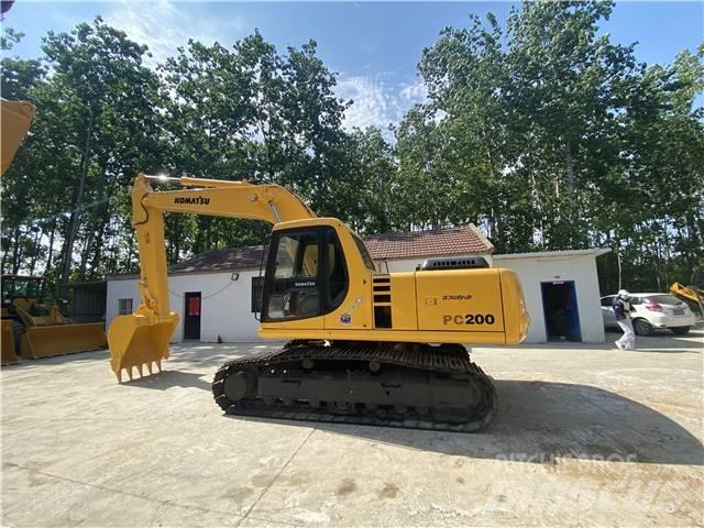 Komatsu PC200-6 Vikšriniai ekskavatoriai